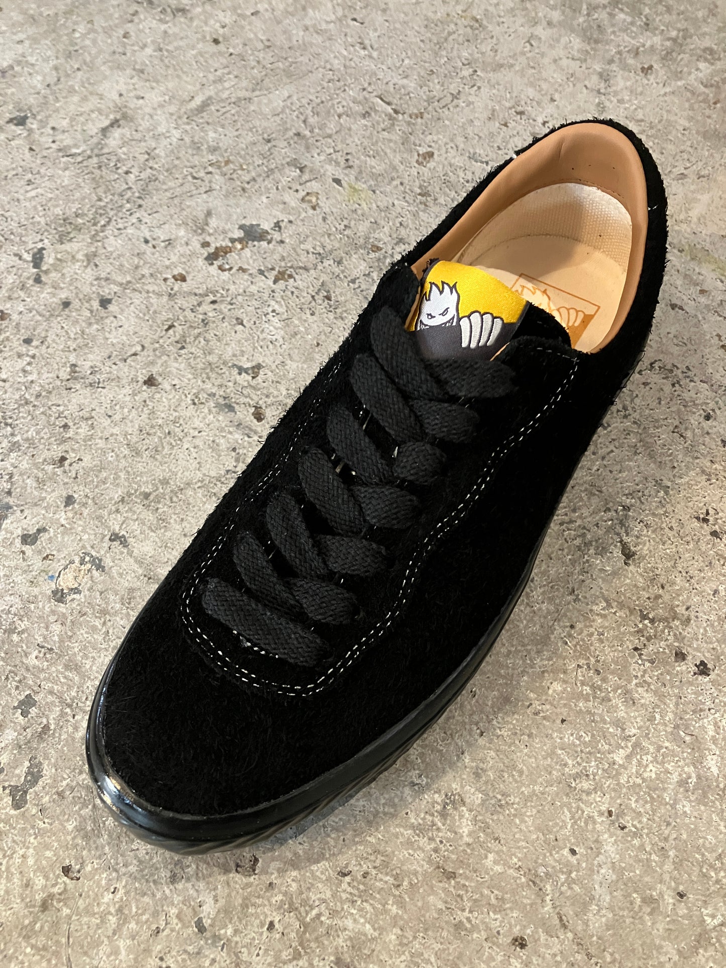 VM001 Suede Lo Spitfire Black/Black