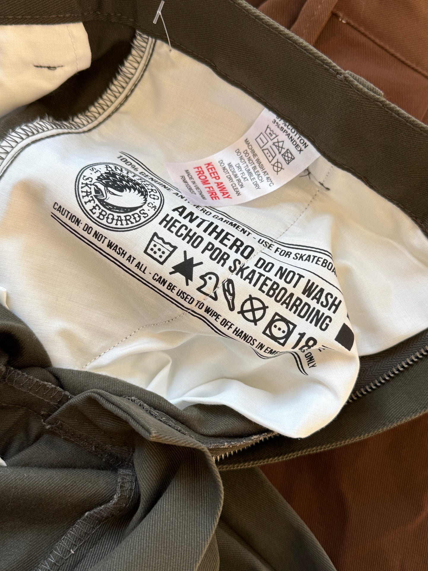 Hecho Por Skate Pants