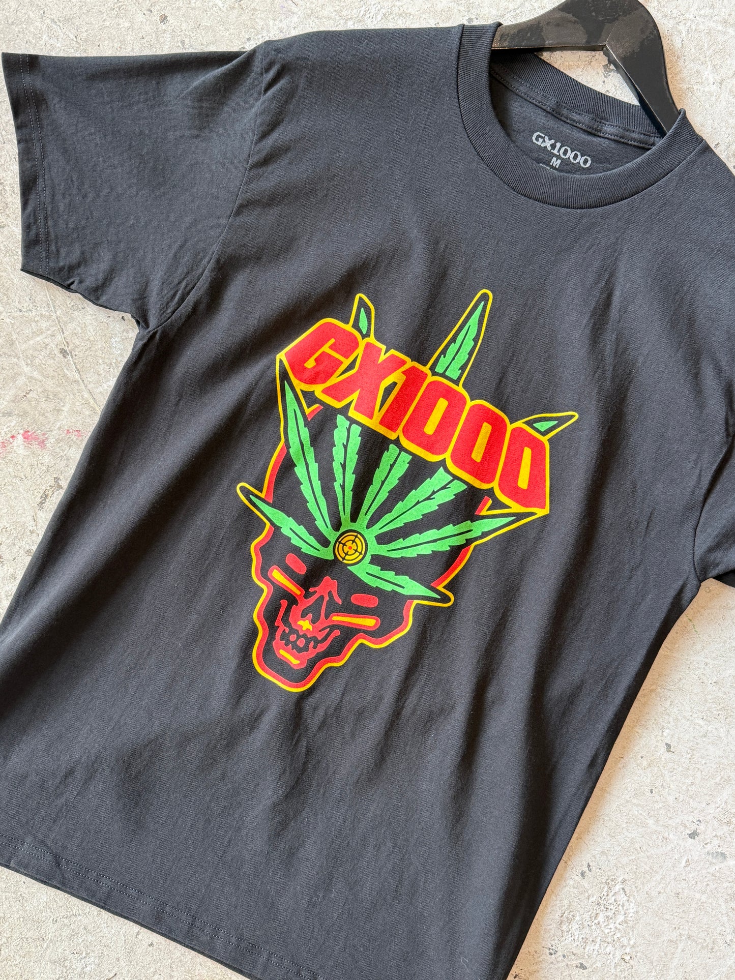 Leaf Tee (Black)