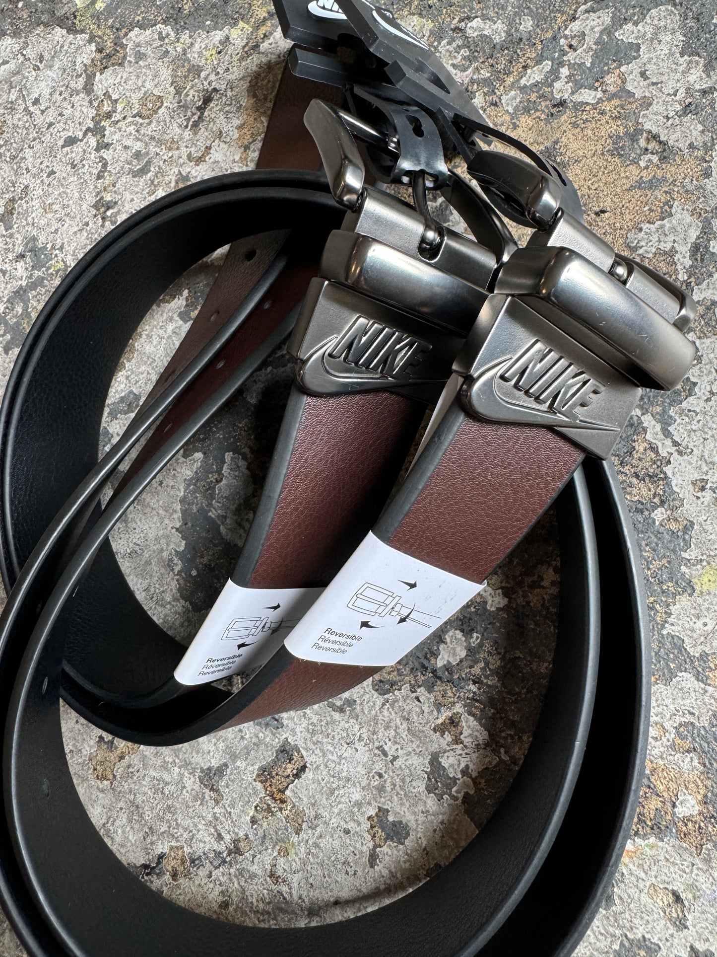 Swoosh Contoured Logo Belt