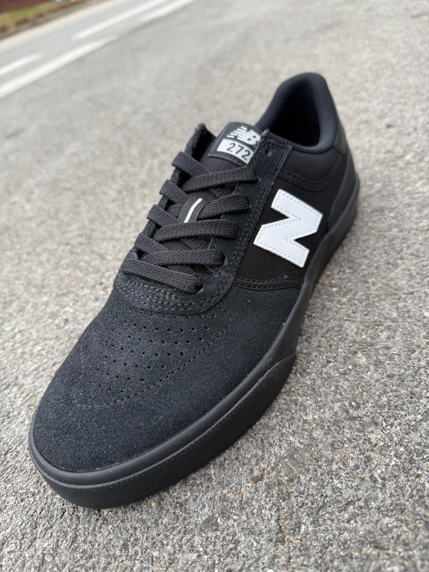 NB272 (Black/Black)