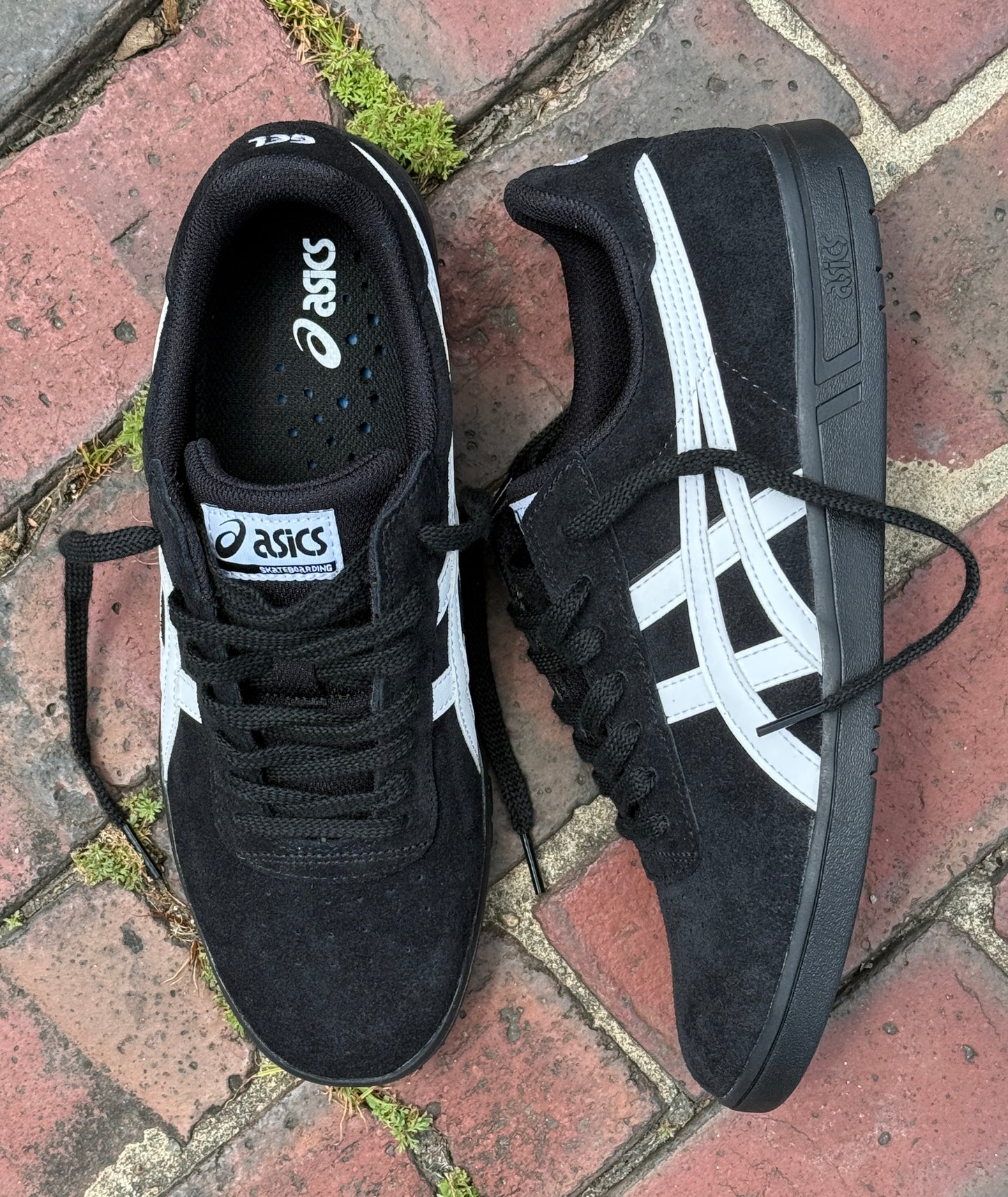 Gel-Vikka Pro (Black/White)