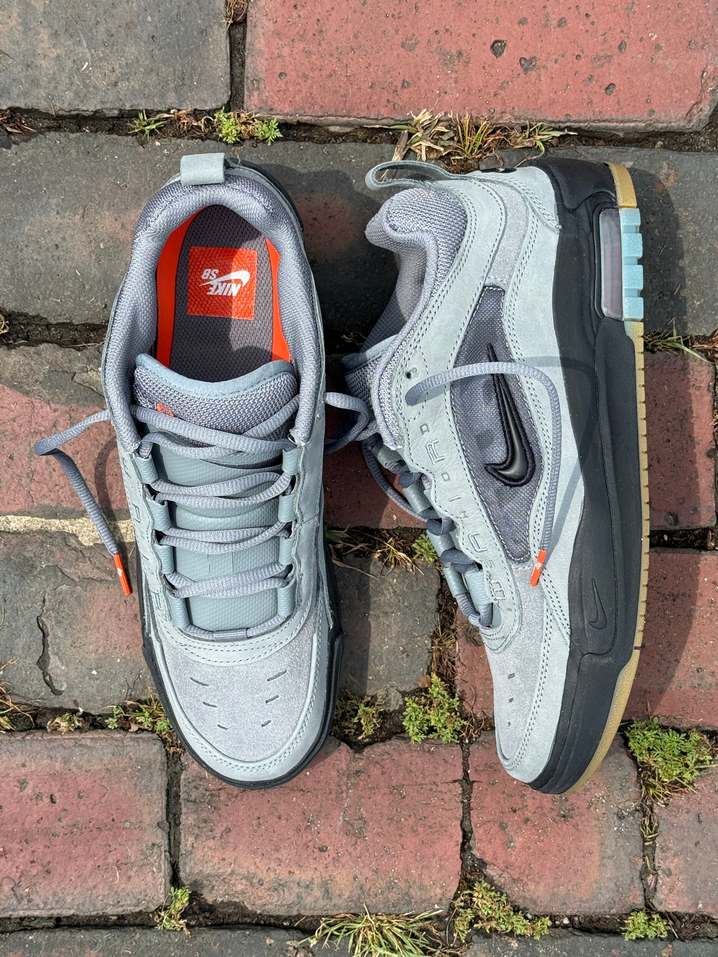 Air Max Ishod ISO (Gray/Black)