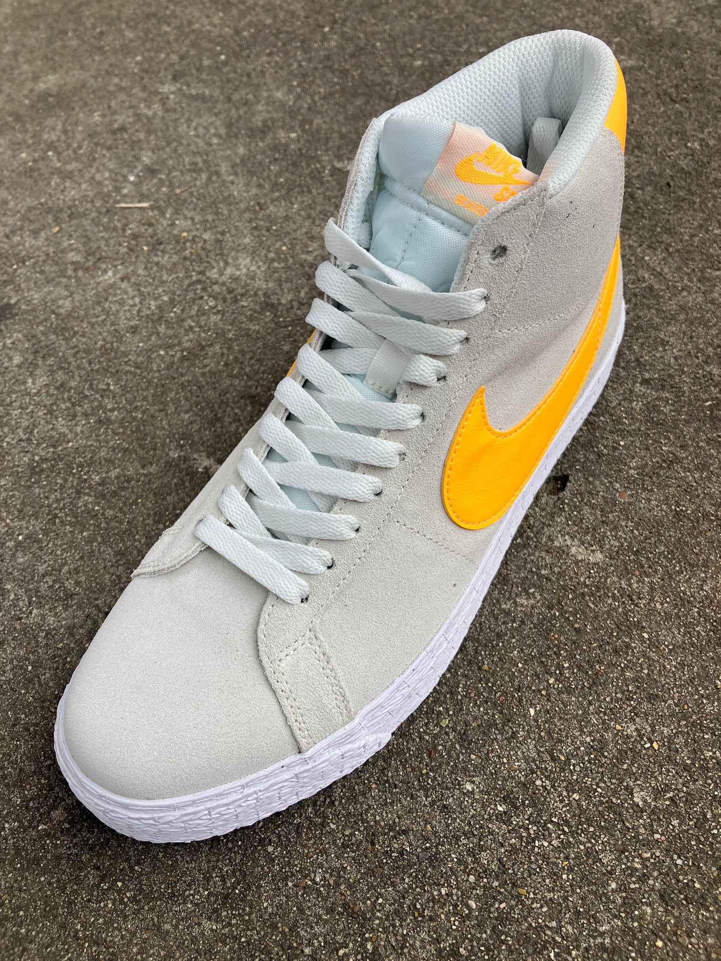 Zoom Blazer Mid