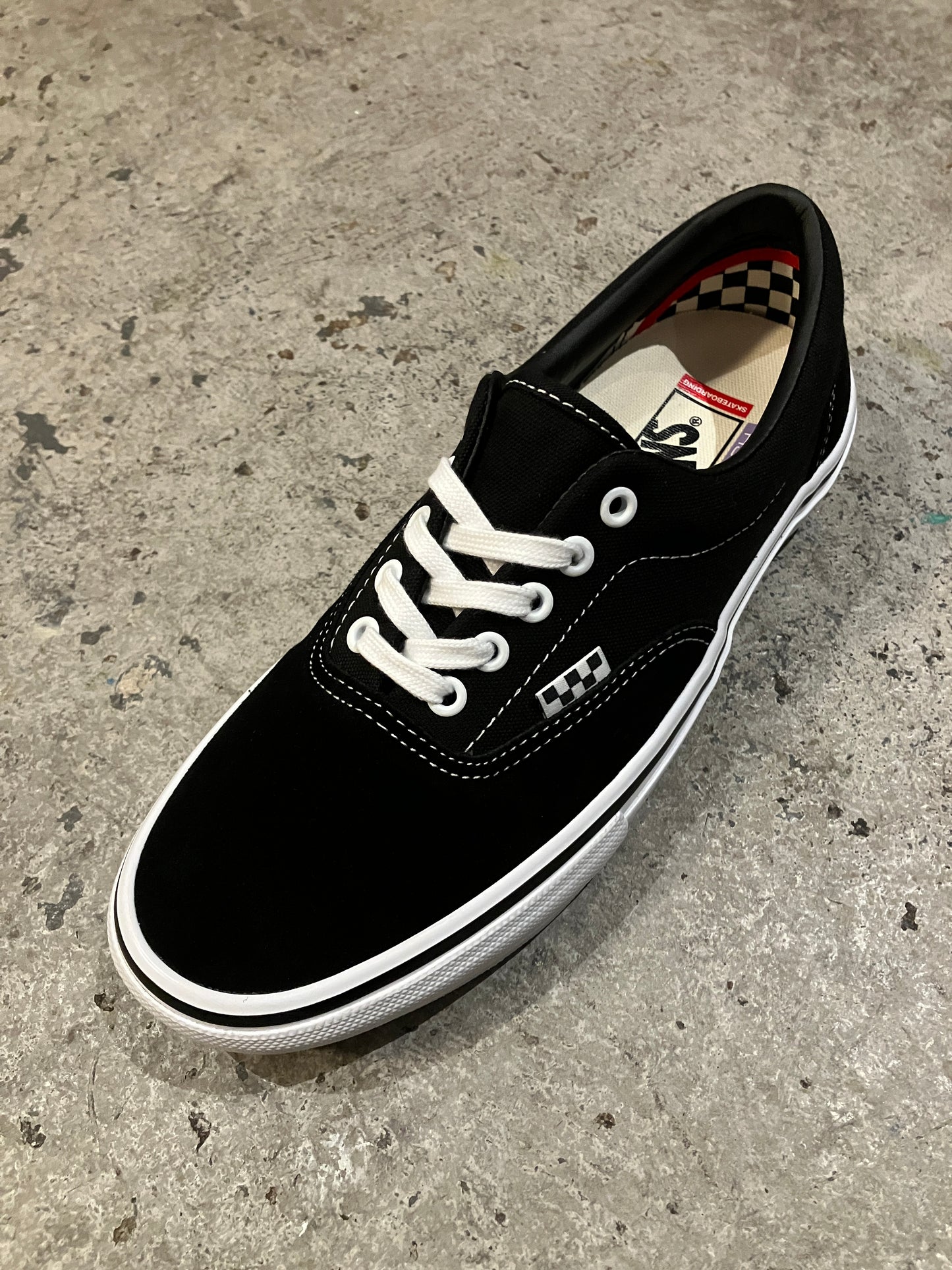 Skate Era Black/White