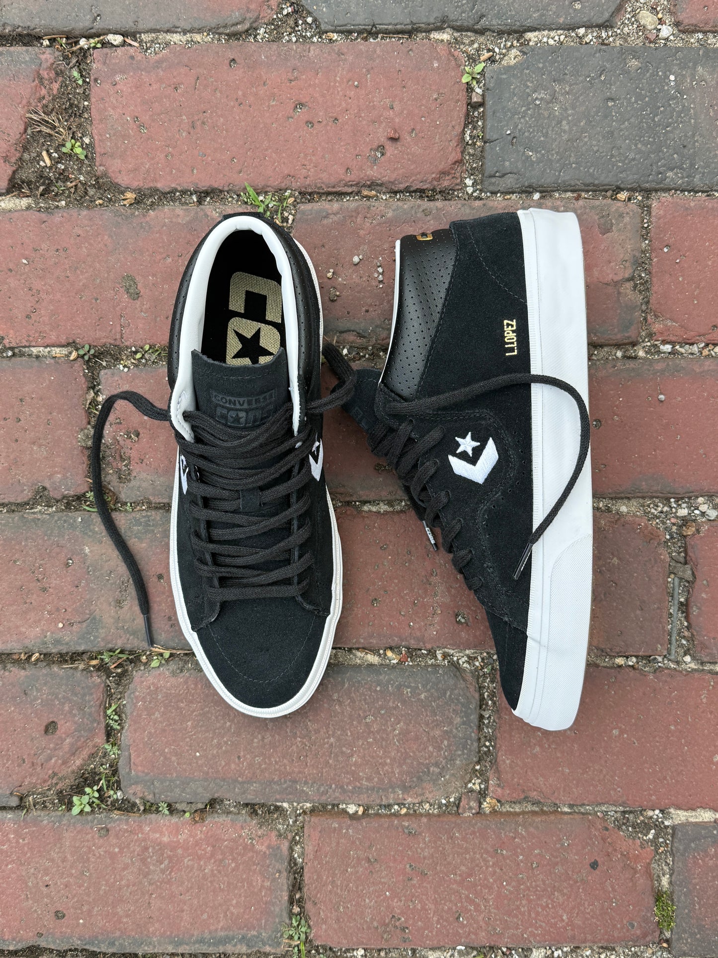 Louie Pro Mid (Black/White)