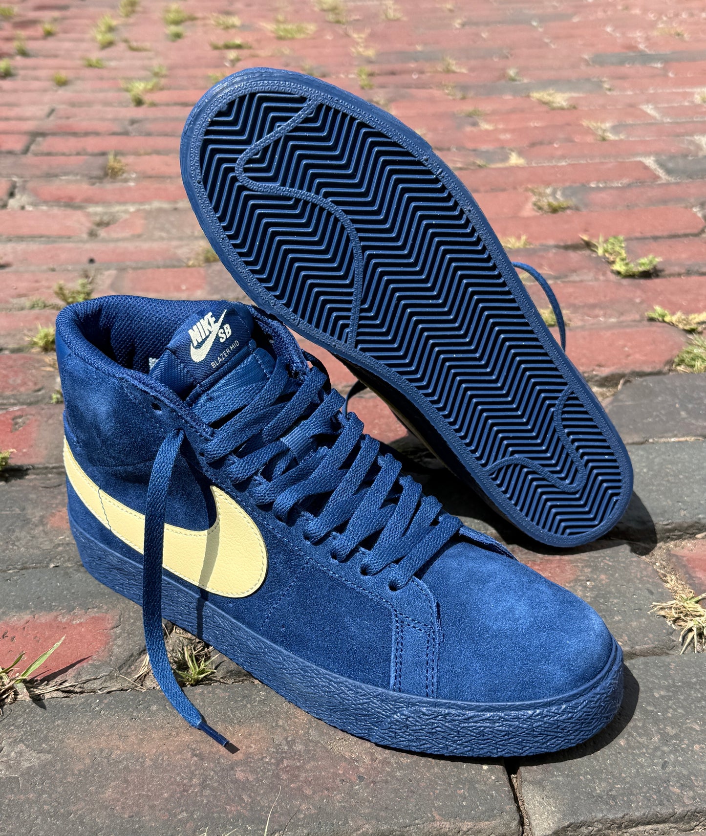 Blazer Mid (Costal Blue/Pale Yellow)