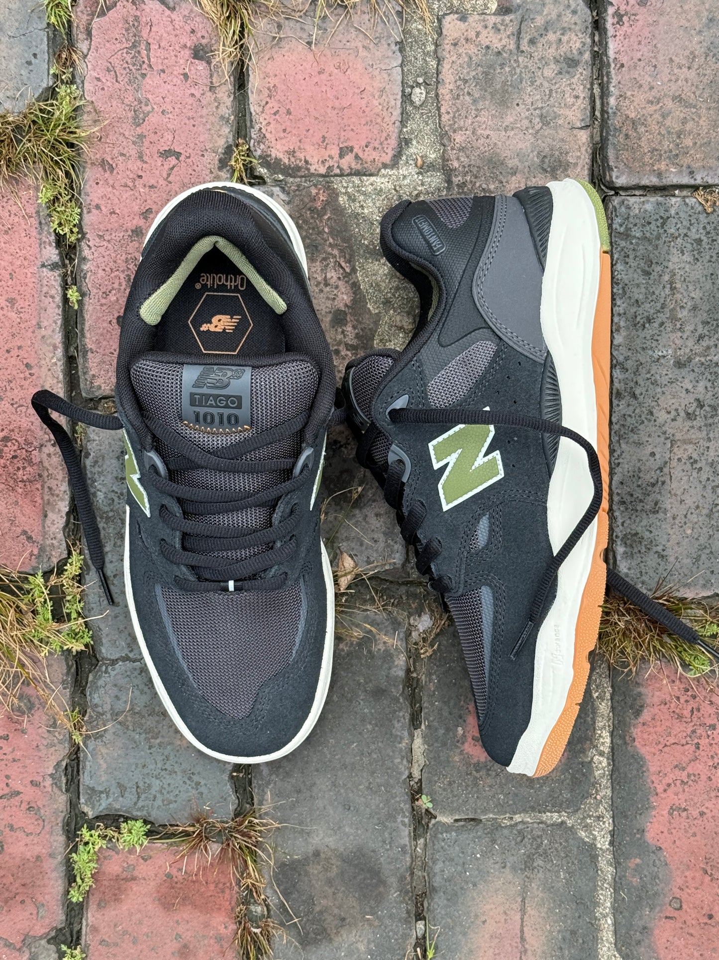 Tiago 1010 (Black/Olive)