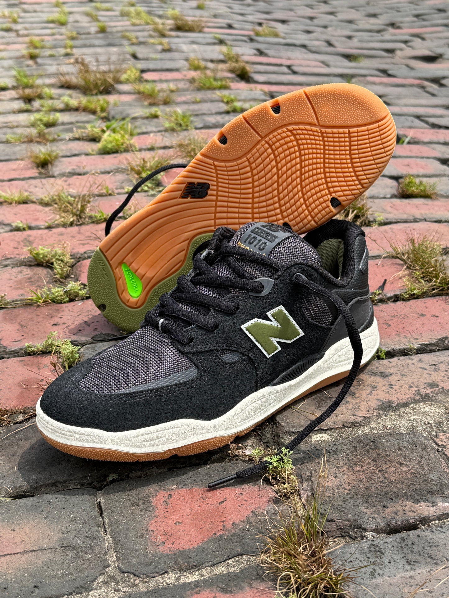 Tiago 1010 (Black/Olive)