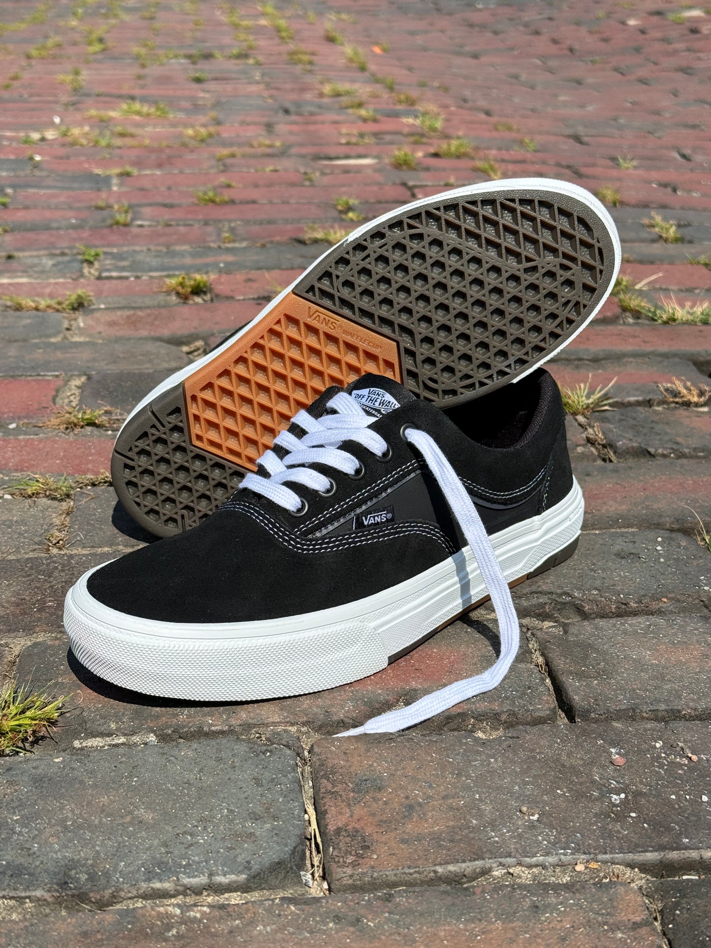 Era Wafflecup (Black/White)