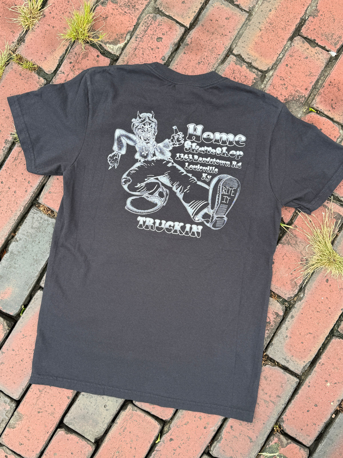 Truckin' (Black/White)