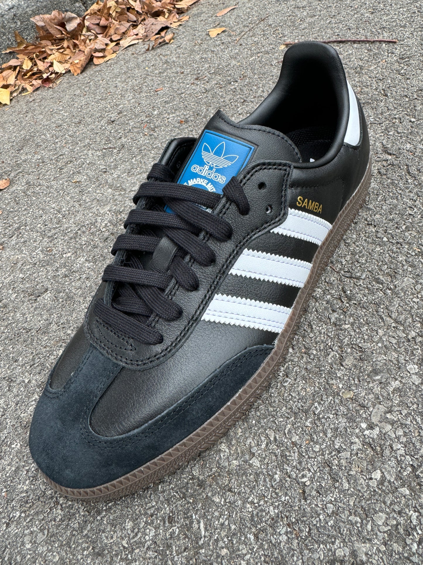 Samba ADV (Black/Gum)