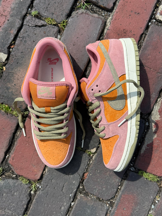Dunk Low Pro (Red Stardust)