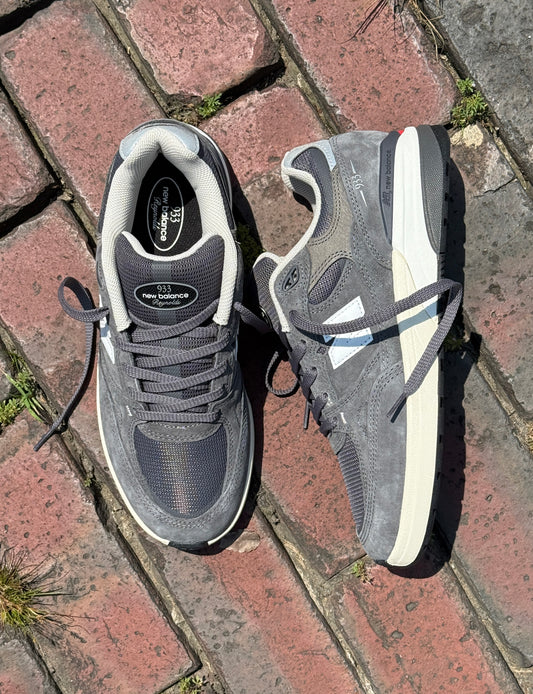 Reynolds 933 (Gray/White)