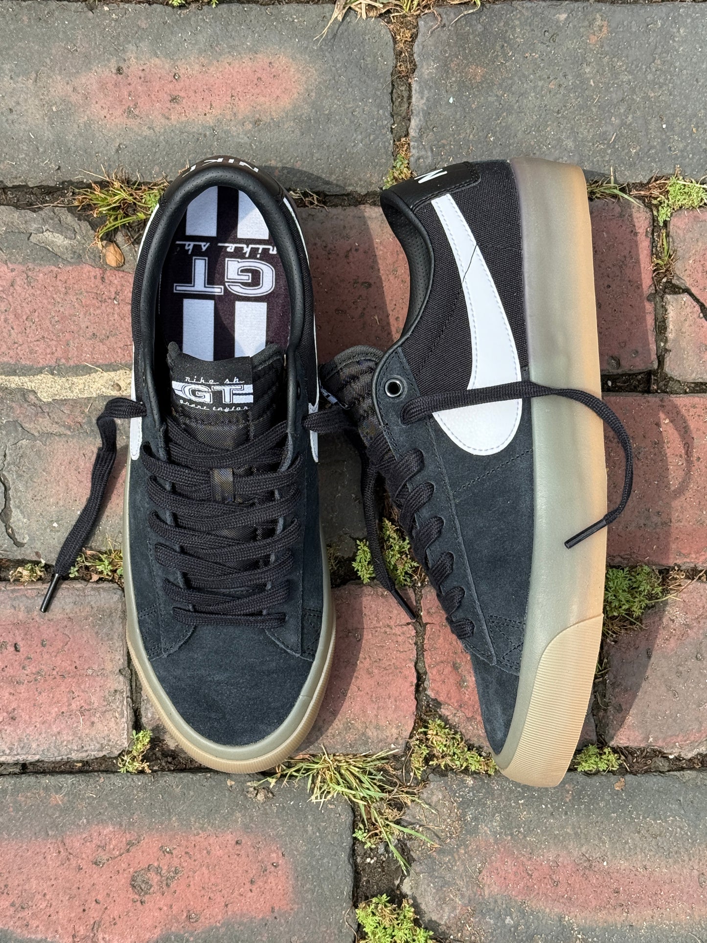 GT Blazer (Black/White/Gum)