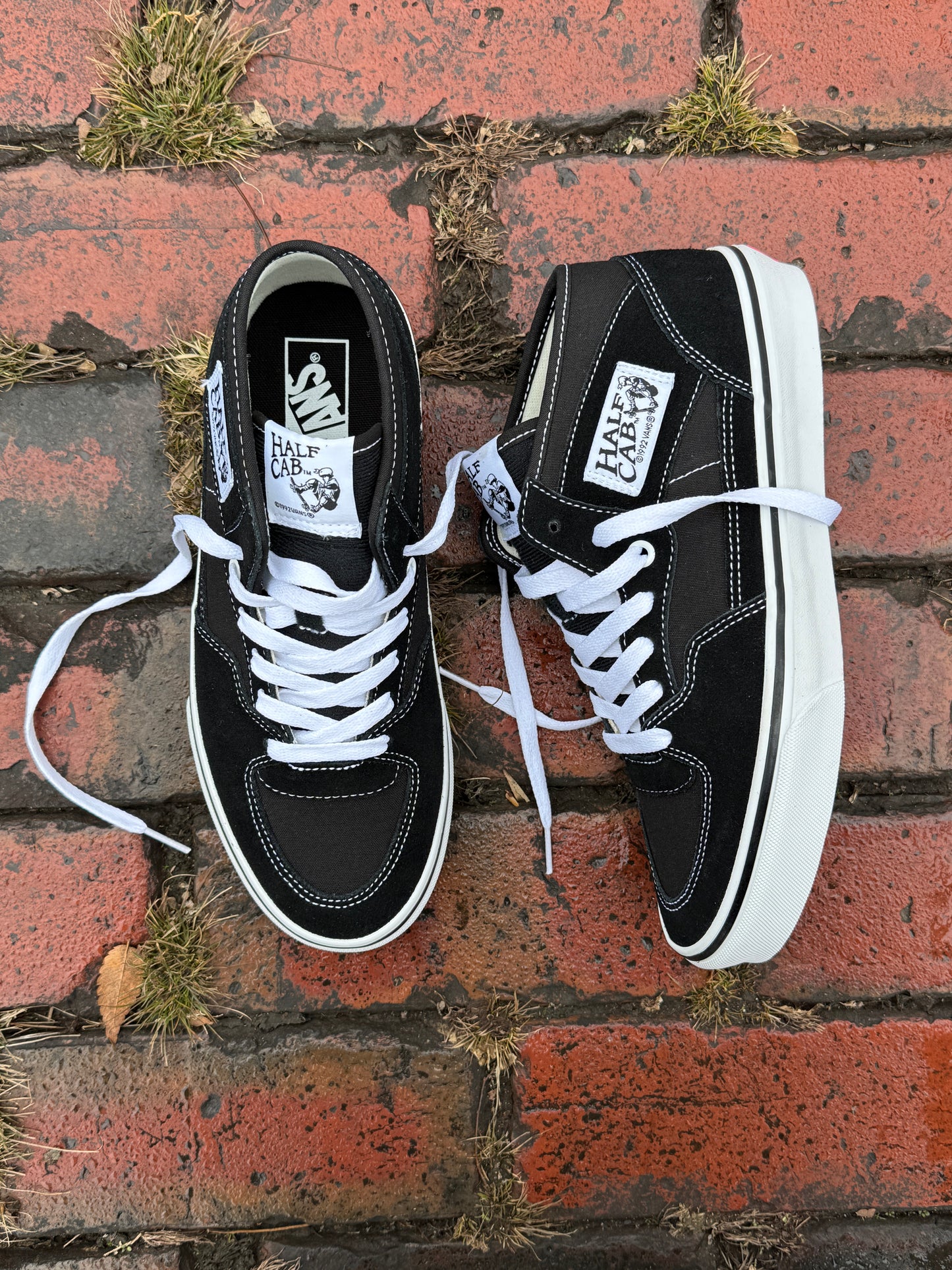 Half Cab Decon (Black/White)